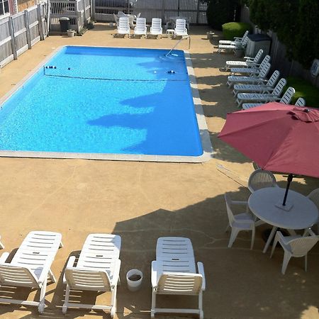 Holiday Hill Inn & Suites เดนนิสพอร์ต ภายนอก รูปภาพ