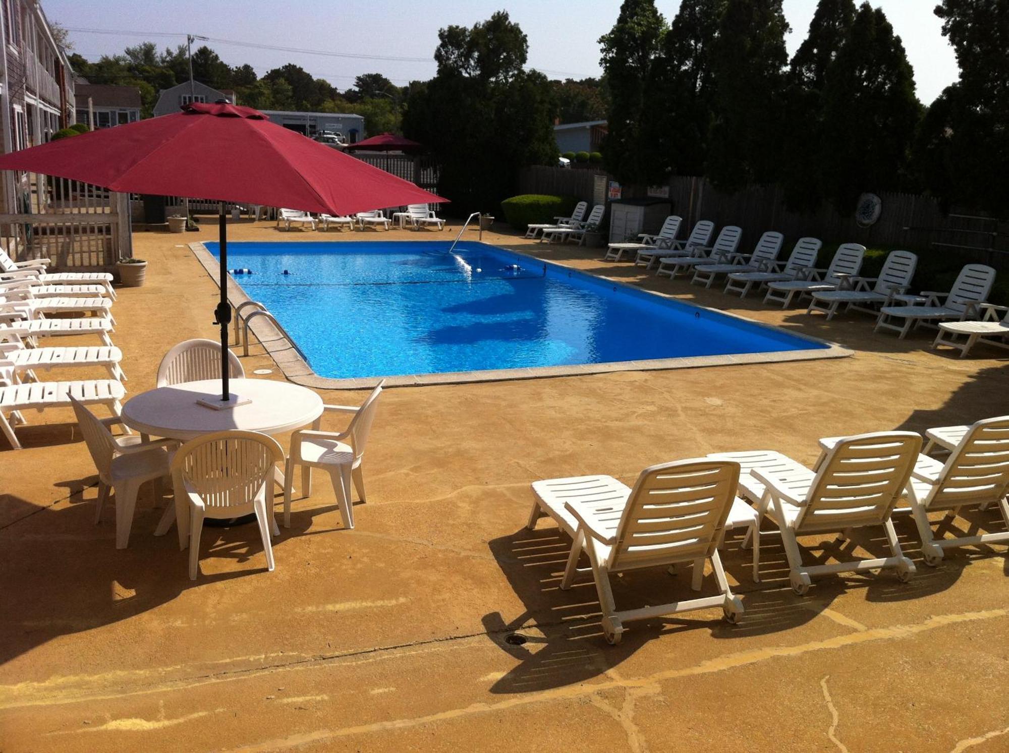 Holiday Hill Inn & Suites เดนนิสพอร์ต ภายนอก รูปภาพ