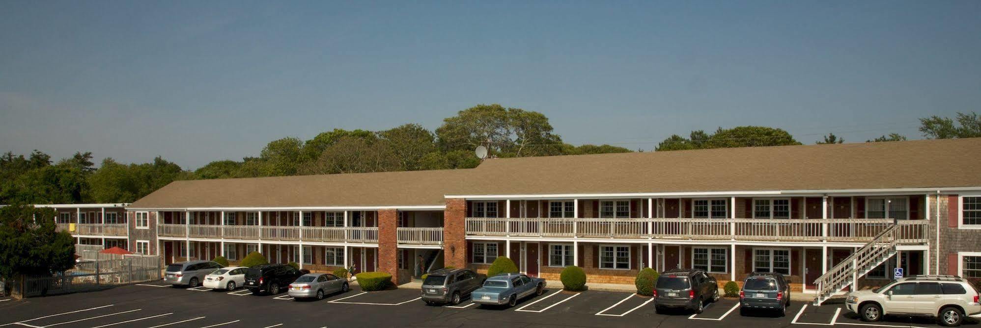Holiday Hill Inn & Suites เดนนิสพอร์ต ภายนอก รูปภาพ