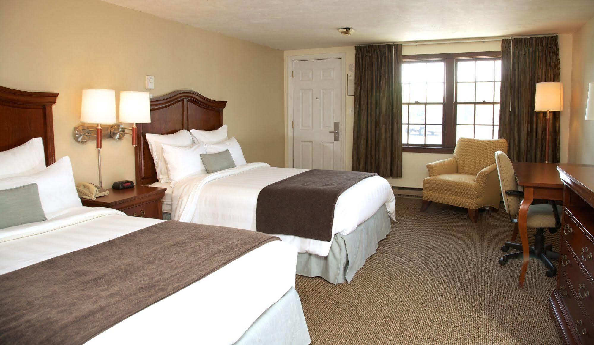 Holiday Hill Inn & Suites เดนนิสพอร์ต ภายนอก รูปภาพ