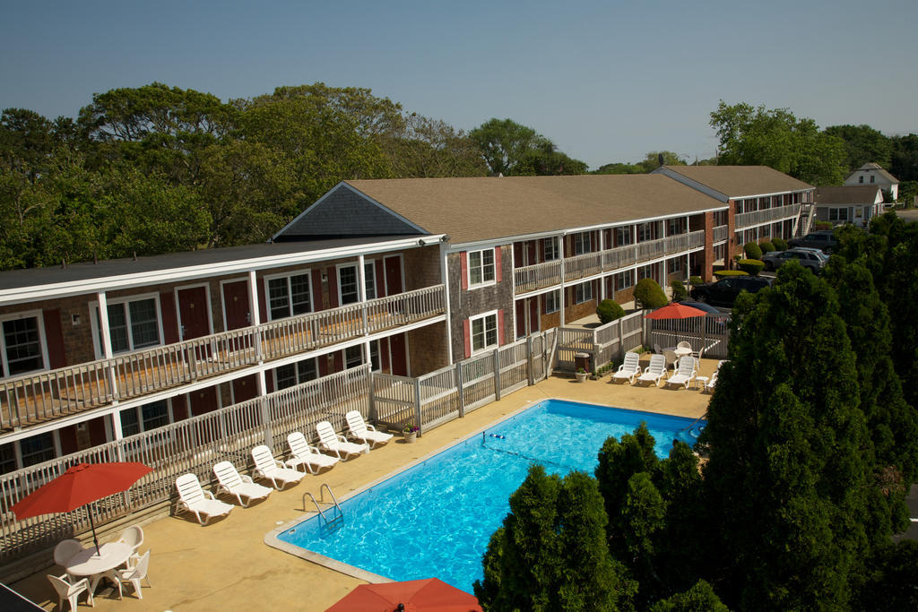 Holiday Hill Inn & Suites เดนนิสพอร์ต ภายนอก รูปภาพ